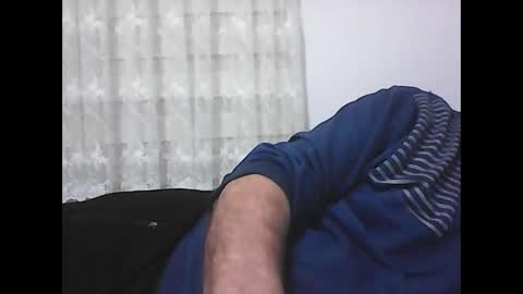 Snapshot of screw2 chatting on February 7, 2025, 9:15 pm Evren online show from February 7, 2025, 9:15 pm