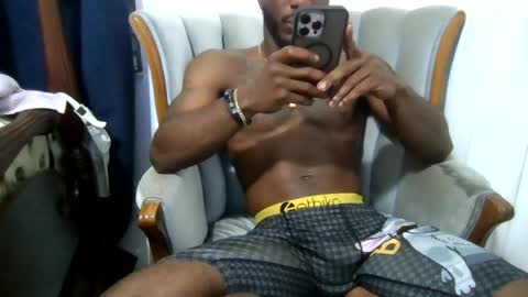 Snapshot of sdawg2xx chatting on June 17, 2026, 12:35 am sdawg2xx online show from June 17, 2026, 12:35 am