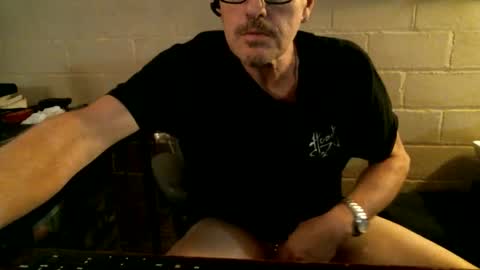 eating pussy  sucking dick online show from October 23, 2025, 12:43 am