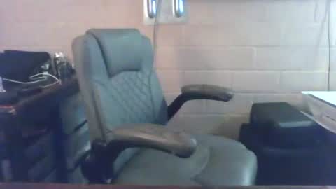 eating pussy  sucking dick online show from June 10, 2026, 7:18 am