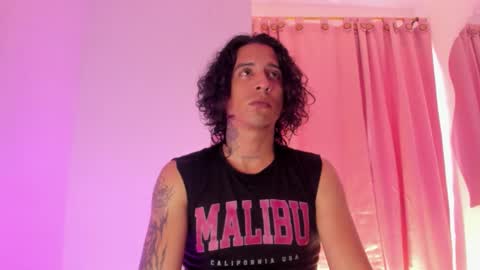 Snapshot of sean_royal chatting on February 9, 2026, 1:37 pm online show from February 9, 2026, 1:37 pm