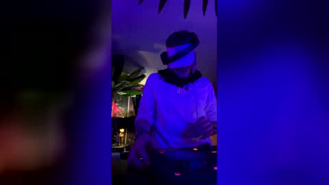 seanplushouse online show from February 28, 2026, 7:42 am