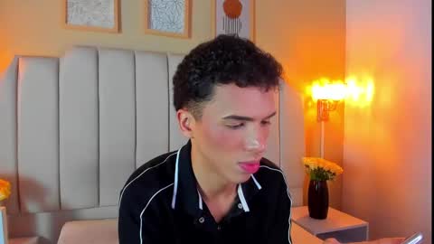 Snapshot of seantroyy chatting on September 17, 2025, 3:41 am Sean online show from September 17, 2025, 3:41 am