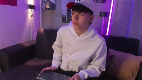 sebas_pretty7 online show from November 26, 2025, 12:28 pm