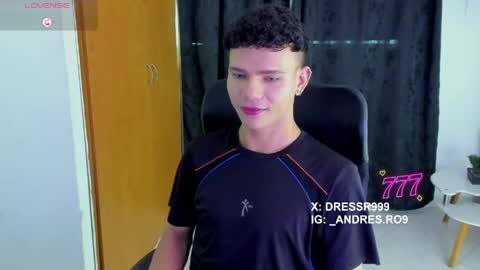 Snapshot of sebascuterouss chatting on April 23, 2026, 1:35 pm sebas 3 online show from April 23, 2026, 1:35 pm