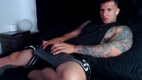 Snapshot of sebastian_muss chatting on June 12, 2026, 7:13 pm Sebastian online show from June 12, 2026, 7:13 pm