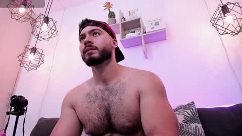 Instagram jeanpaulfit  online show from December 18, 2024, 4:06 pm
