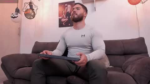 Instagram jeanpaulfit  online show from October 4, 2025, 10:41 pm