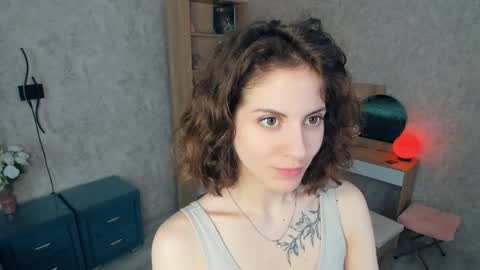 Mia online show from May 25, 2026, 6:08 am