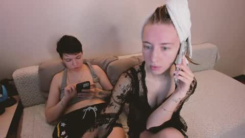 Snapshot of secret_dreams_ chatting on May 20, 2026, 10:21 am Amanda and pair in a real life we love each other but can play with you online show from May 20, 2026, 10:21 am