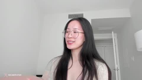 Snapshot of secretgirlfriendxo chatting on March 5, 2025, 11:38 pm Angela online show from March 5, 2025, 11:38 pm