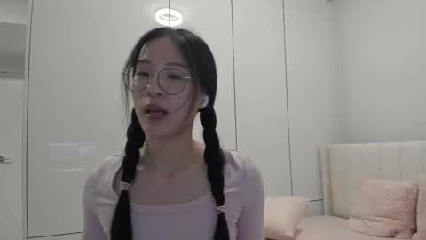 Snapshot of secretgirlfriendxo chatting on December 17, 2025, 2:17 am Angela online show from December 17, 2025, 2:17 am