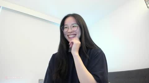 Snapshot of secretgirlfriendxo chatting on May 9, 2026, 2:28 am Angela online show from May 9, 2026, 2:28 am