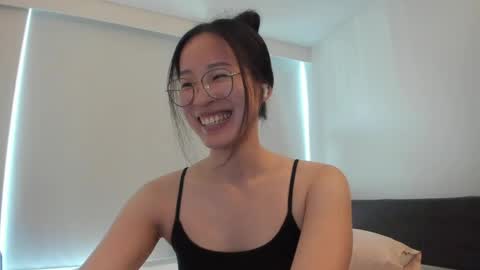 Snapshot of secretgirlfriendxo chatting on June 5, 2026, 11:32 pm Angela online show from June 5, 2026, 11:32 pm