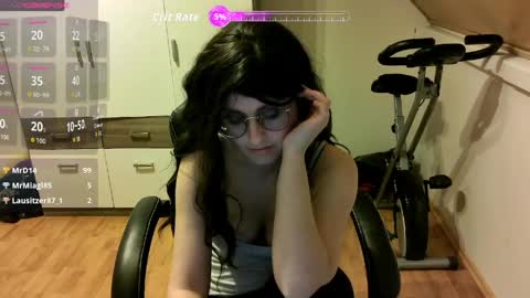 secretmia94 online show from April 22, 2026, 6:42 pm