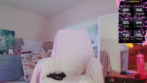 Snapshot of secretmistress01 chatting on February 27, 2026, 4:12 am Mariot Mery for short ..never call me PET NAMES in FREECHAT mom momy baby or sweety online show from February 27, 2026, 4:12 am