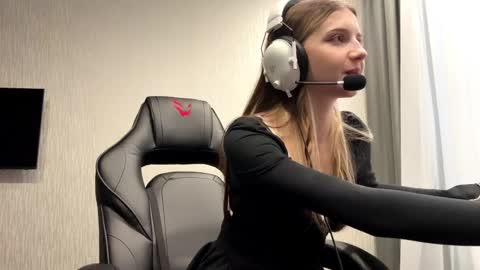 Nika online show from April 21, 2026, 12:00 pm