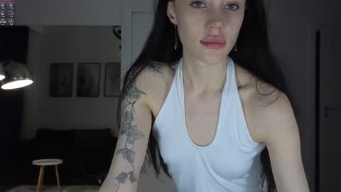 Sara online show from October 9, 2025, 8:40 pm