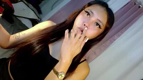 Im shy online show from December 22, 2025, 3:53 pm