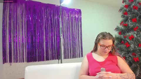 Snapshot of seductive_she_wolf chatting on December 27, 2024, 9:17 am seductive_she_wolf online show from December 27, 2024, 9:17 am