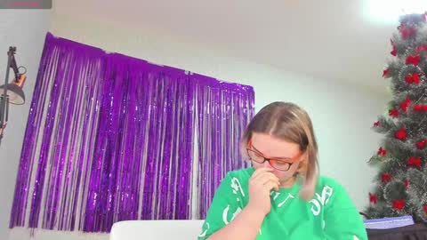 Snapshot of seductive_she_wolf chatting on December 28, 2024, 10:03 am seductive_she_wolf online show from December 28, 2024, 10:03 am