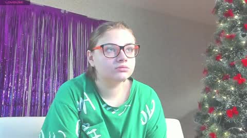 Snapshot of seductive_she_wolf chatting on December 29, 2024, 9:17 am seductive_she_wolf online show from December 29, 2024, 9:17 am