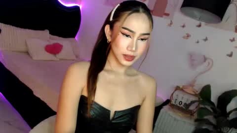 Vanessa online show from April 7, 2026, 5:24 pm