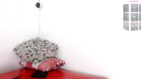 Estefany online show from April 13, 2026, 5:46 am