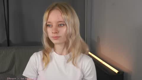 Snapshot of seebunny chatting on July 2, 2026, 4:13 pm See Its honey bunny im Lana online show from July 2, 2026, 4:13 pm