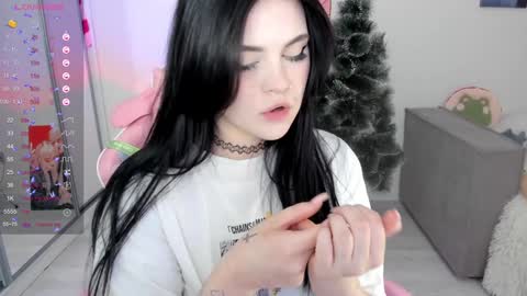 Snapshot of selena___cute chatting on December 23, 2024, 8:22 am Selena  online show from December 23, 2024, 8:22 am