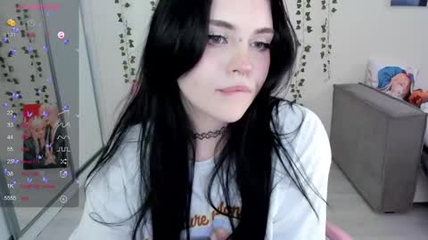 Snapshot of selena___cute chatting on February 17, 2025, 8:09 am Selena  online show from February 17, 2025, 8:09 am