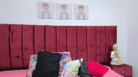 Selena online show from October 7, 2025, 11:29 am