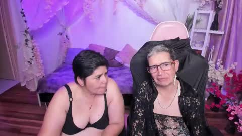 Selena online show from November 7, 2025, 4:23 am