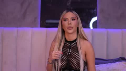 Selena online show from January 10, 2026, 11:34 am