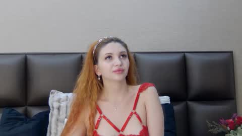 SelenaHanson online show from May 8, 2026, 11:37 am