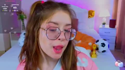 Snapshot of selenamills chatting on July 3, 2026, 1:56 am selenamills online show from July 3, 2026, 1:56 am