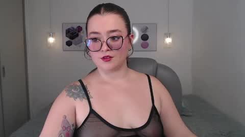 selene_rouse_ online show from May 16, 2026, 11:25 pm