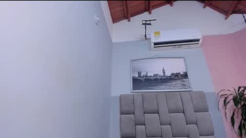 Selene online show from December 21, 2025, 4:25 pm