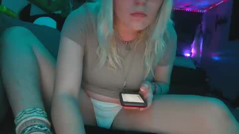 Snapshot of selenebaby chatting on January 28, 2025, 12:26 am Selene online show from January 28, 2025, 12:26 am