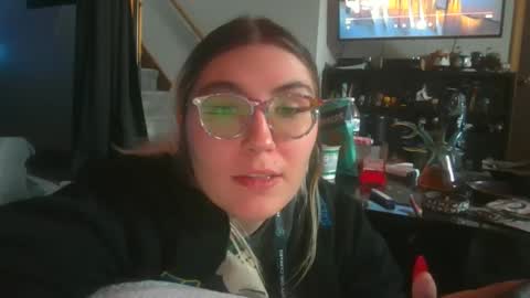 Snapshot of selenebaby chatting on March 10, 2025, 5:18 pm Selene online show from March 10, 2025, 5:18 pm