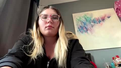 Snapshot of selenebaby chatting on October 7, 2025, 12:13 pm Selene online show from October 7, 2025, 12:13 pm