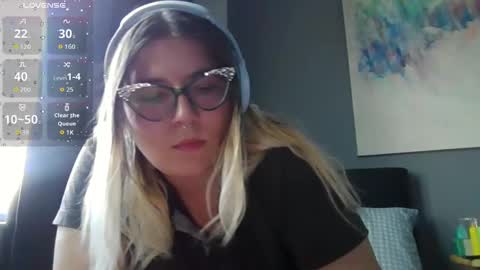 Snapshot of selenebaby chatting on October 18, 2025, 6:41 pm Selene online show from October 18, 2025, 6:41 pm