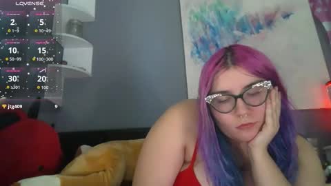 Selene online show from December 1, 2025, 4:23 pm