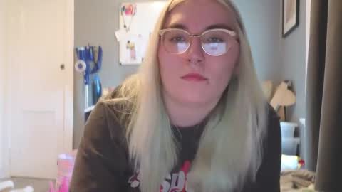 Selene online show from March 17, 2026, 7:50 pm