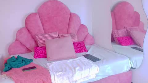 SELENE GIBSON online show from February 6, 2026, 7:50 pm