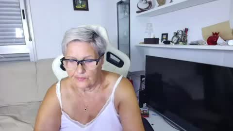 Selenna online show from July 1, 2026, 5:23 pm