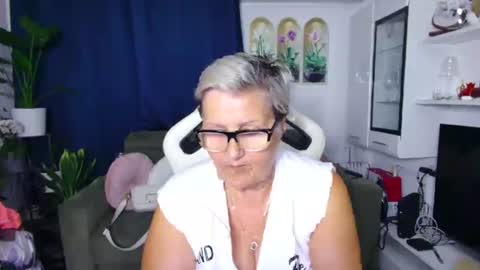 Selenna online show from August 6, 2026, 5:37 pm