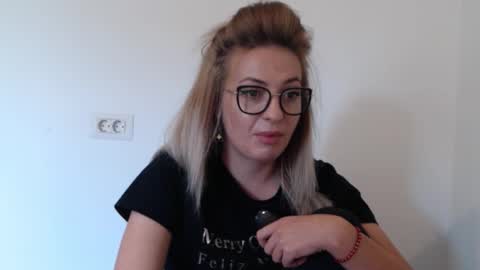 Snapshot of selenna_emma843468 chatting on October 5, 2025, 12:47 pm Selenna online show from October 5, 2025, 12:47 pm