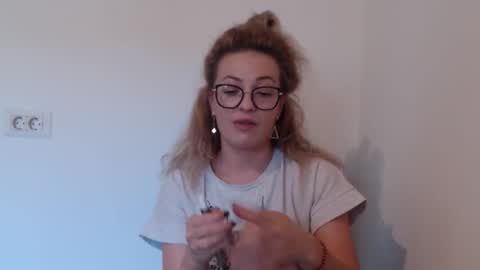 Snapshot of selenna_emma843468 chatting on October 13, 2025, 2:06 pm Selenna online show from October 13, 2025, 2:06 pm