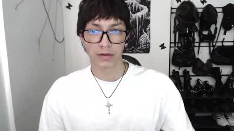 Snapshot of selker_zizz chatting on January 7, 2026, 1:24 pm selker online show from January 7, 2026, 1:24 pm
